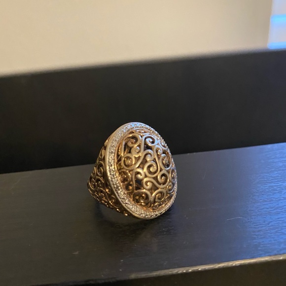 Vintage Gold Ring - Picture 1 of 4